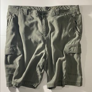 Tommy Bahama cargo shorts